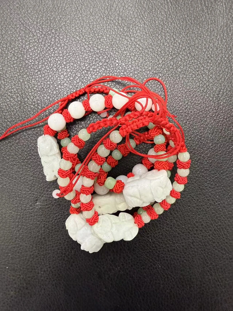 宠粉福利：翡翠貔貅手绳多样性发一件（款式随机）