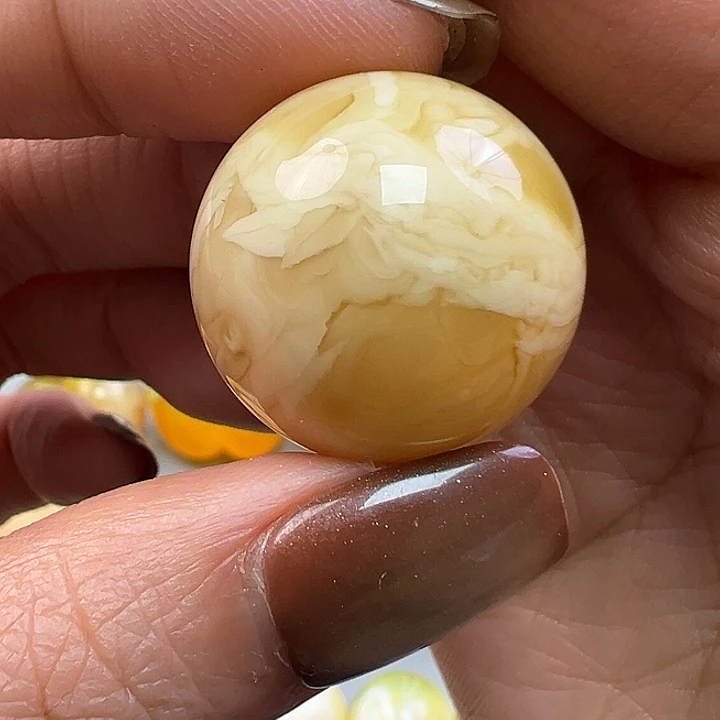 蜜蜡未镶嵌珠宝奇石