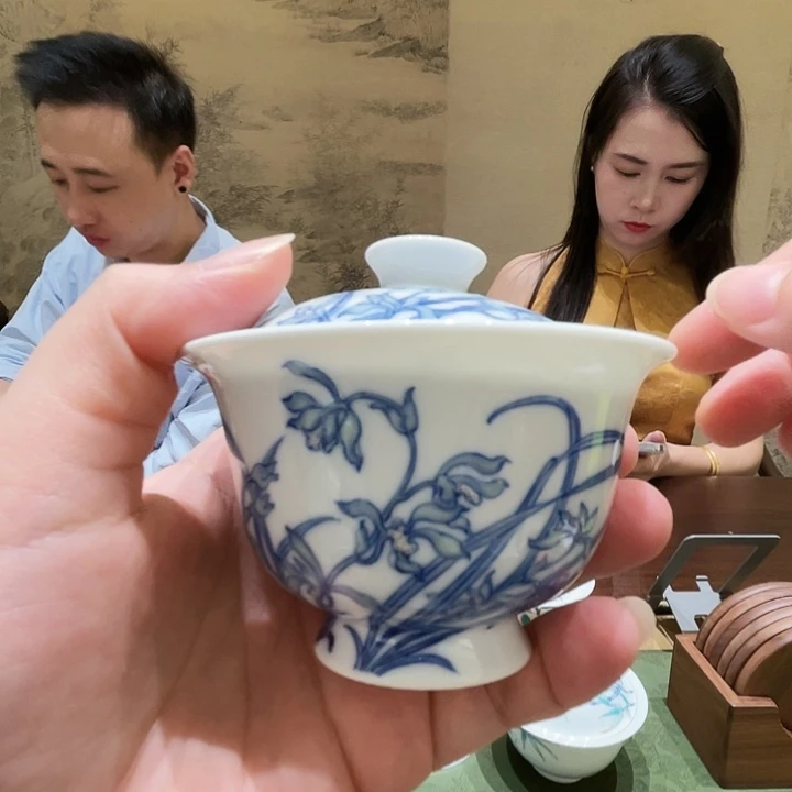 一儒堂斗彩兰花岩茶盖碗