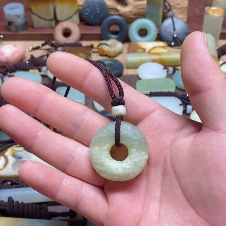 蛇纹石玉挂件未镶嵌没***了