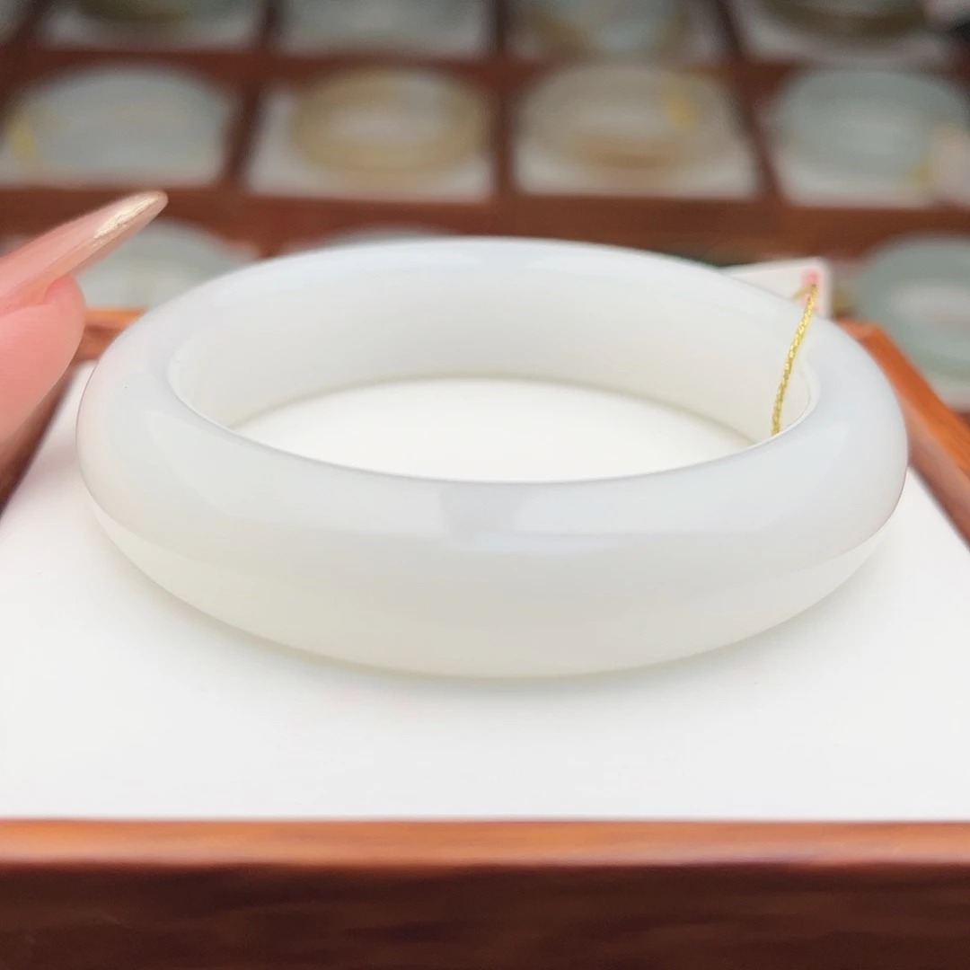 和田玉未镶嵌手镯55