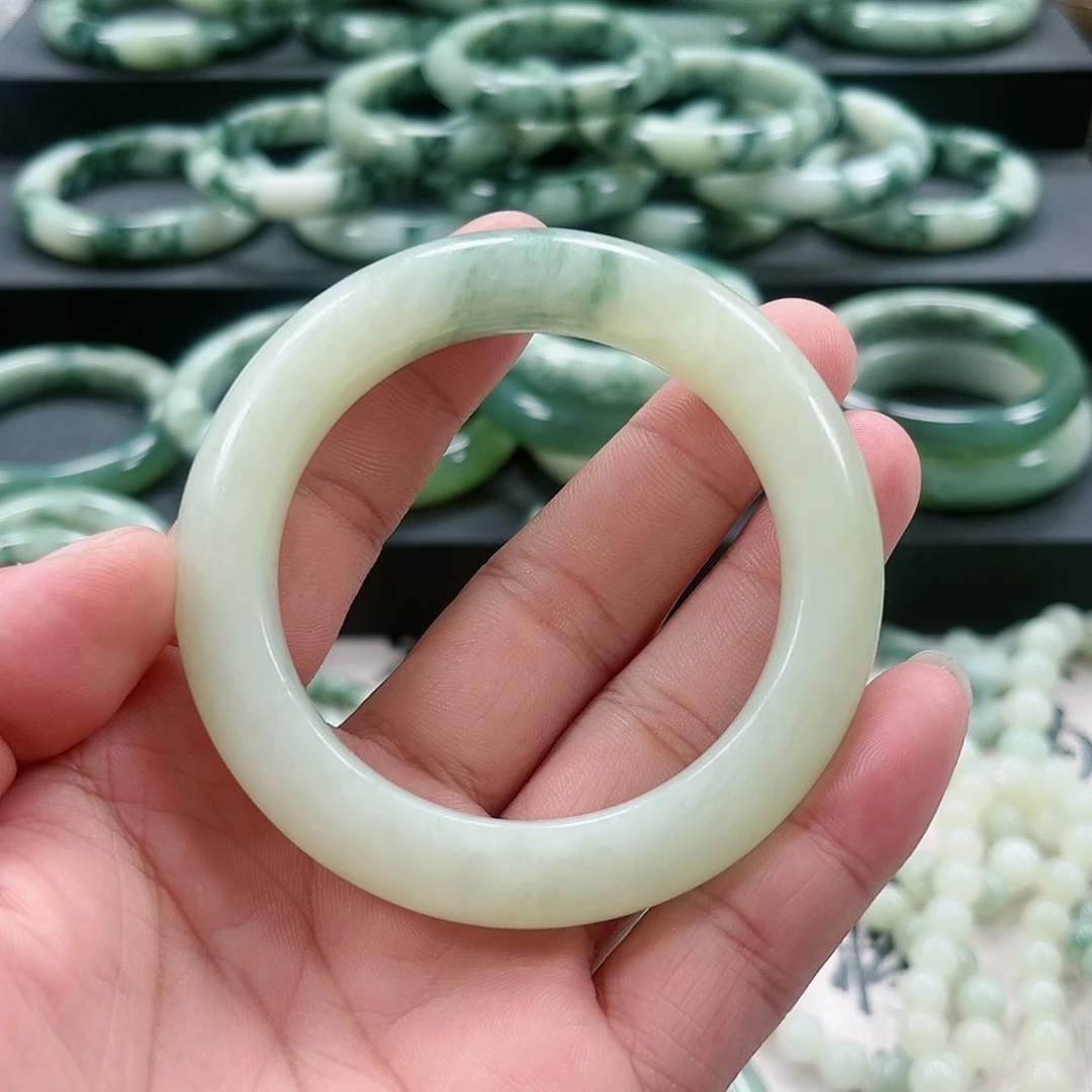 【闪购商品】未镶嵌透闪石-蛇纹石玉手镯钓****儿
