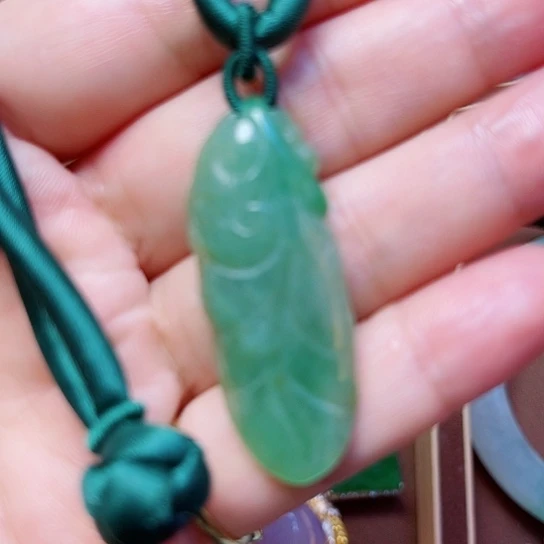 翡翠未镶嵌颈饰手链