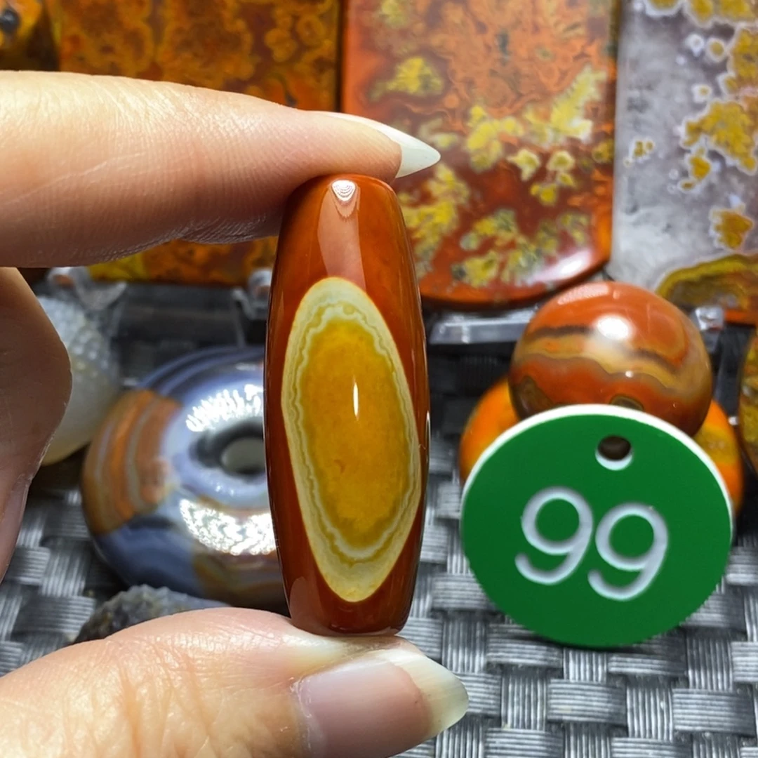 未镶嵌颈饰玛瑙/玉髓山**韵