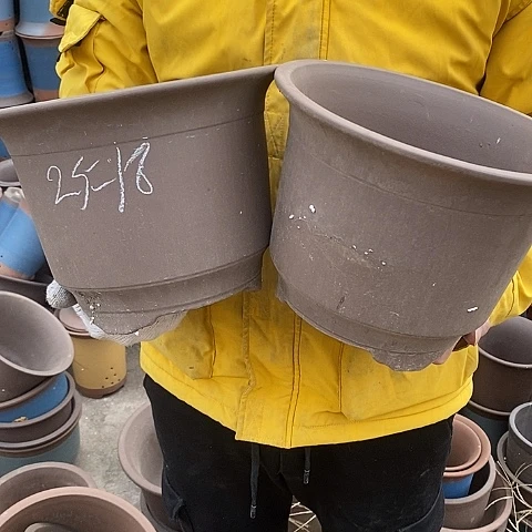 紫砂中国宜兴紫砂花，