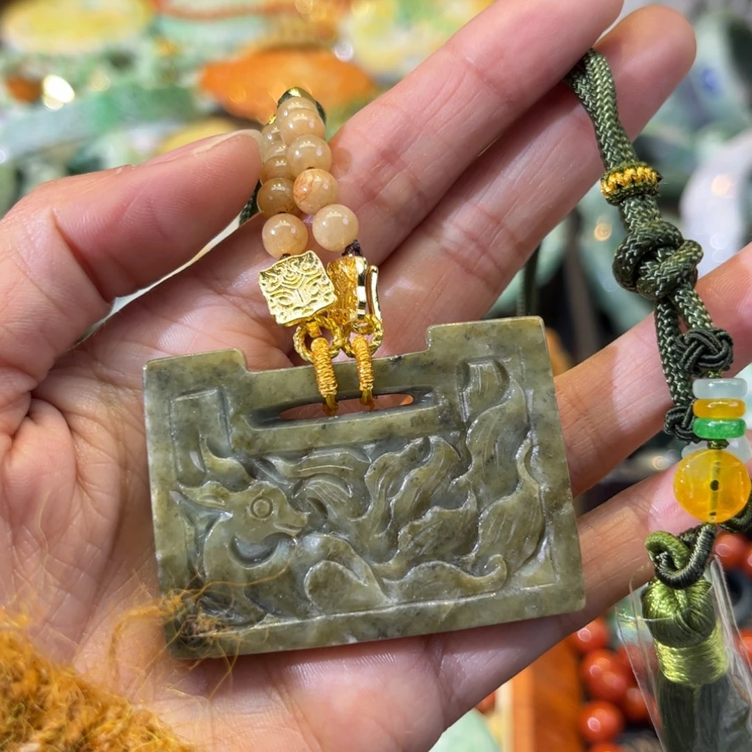 翡翠颈饰未镶嵌待编款