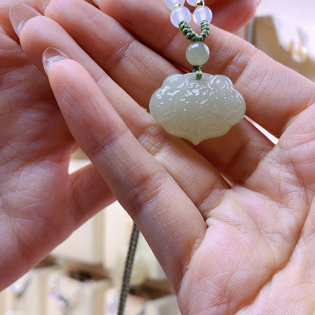 和田玉吊坠(赠链)未镶嵌