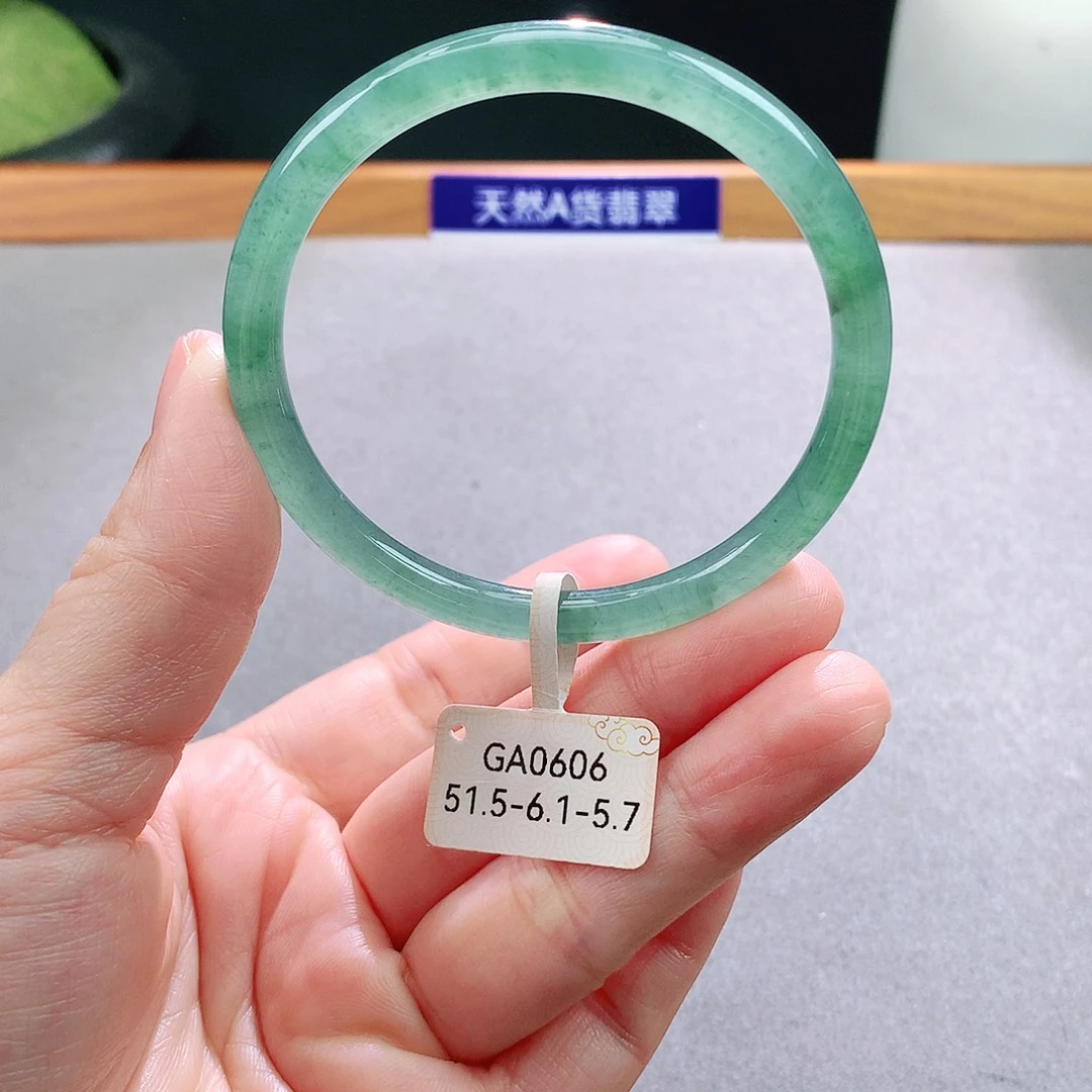 未镶嵌手镯翡翠天然翡翠手镯a货