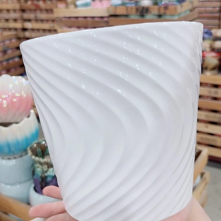 有孔.凑单10元陶瓷花盆发货！