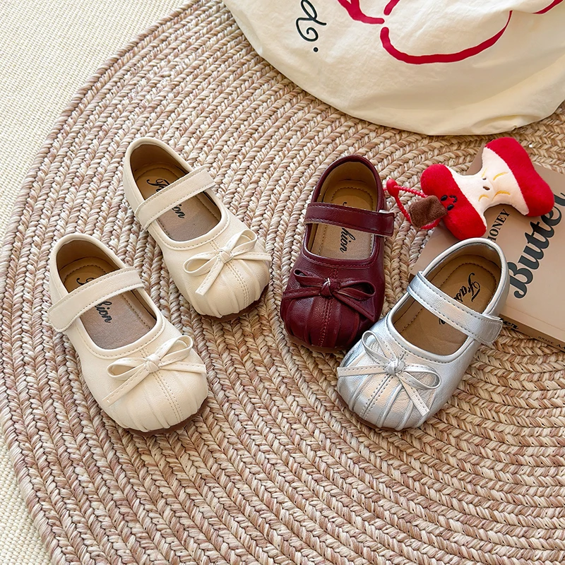 2025年夏季女童凉鞋防滑软底公主风单鞋一字带超轻百搭小皮鞋102