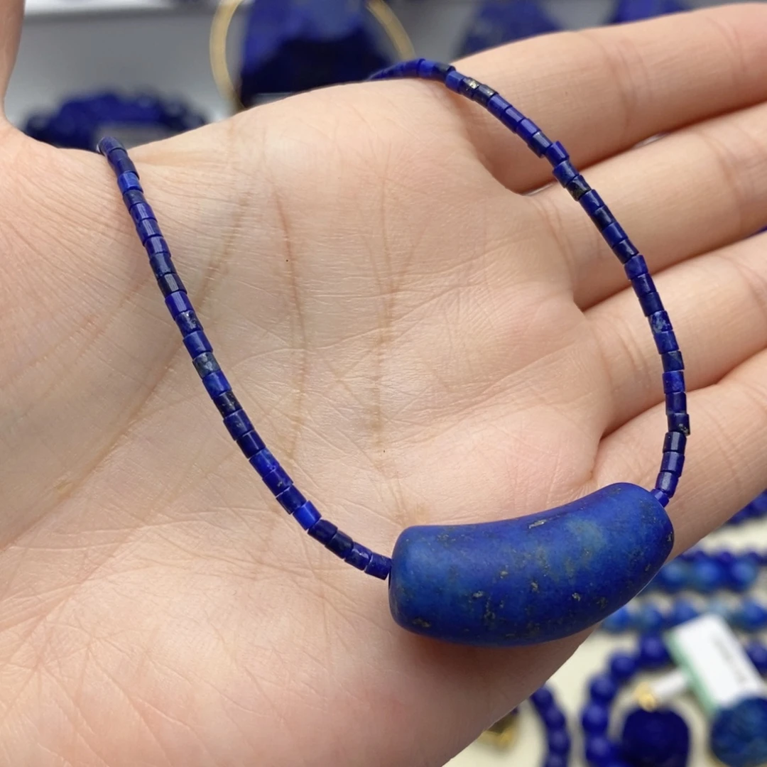 青金石未镶嵌颈饰