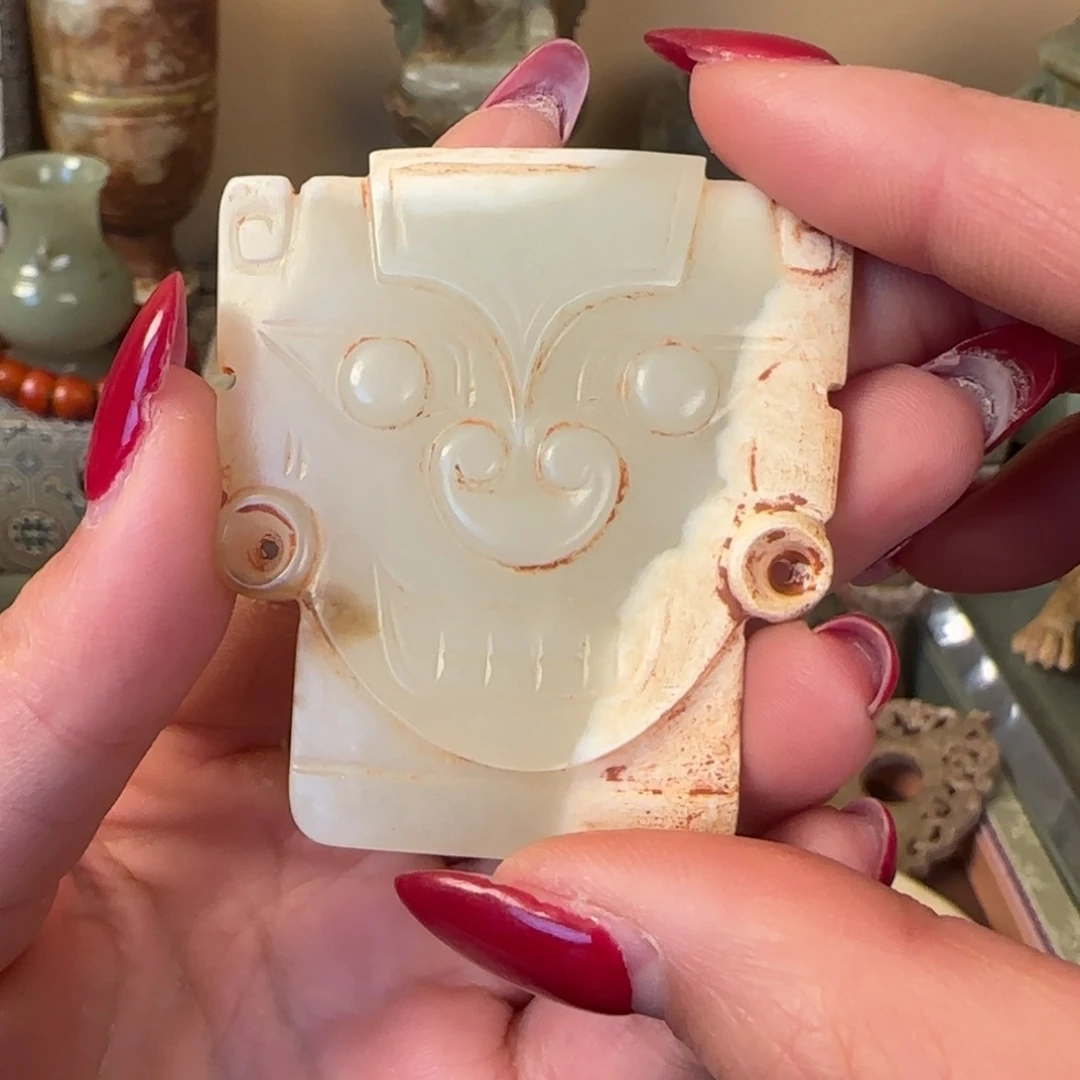 大***唐和田玉未镶嵌颈饰