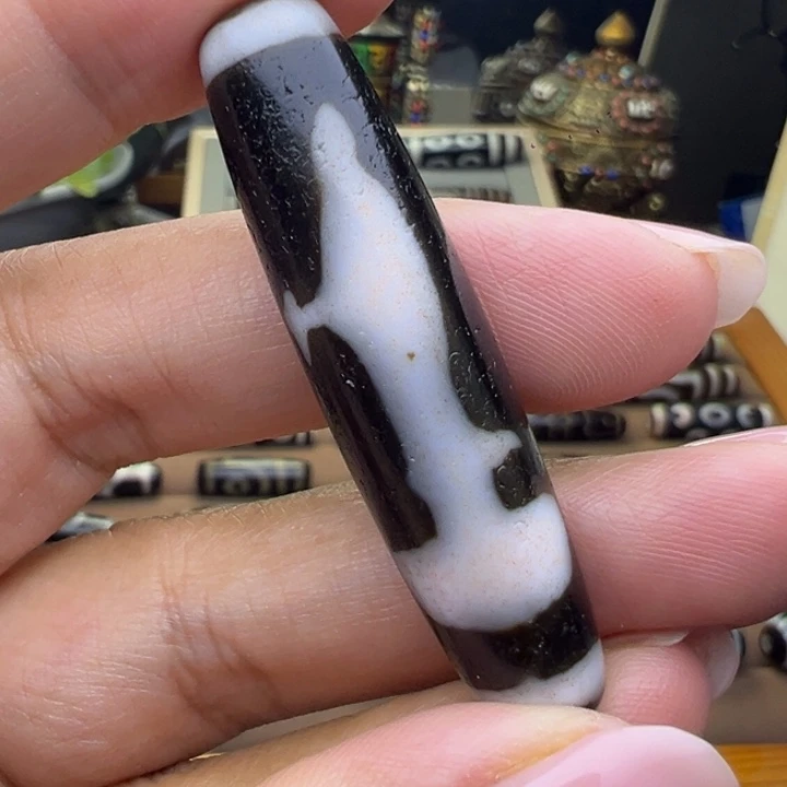 未镶嵌颈饰玛瑙/玉髓M****?
