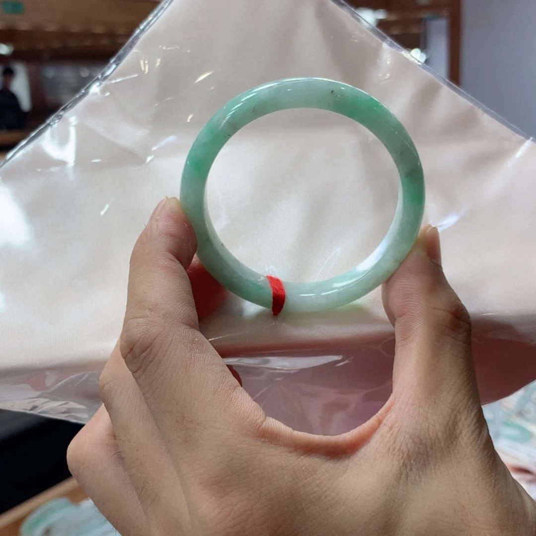 翡翠未镶嵌手镯翡翠