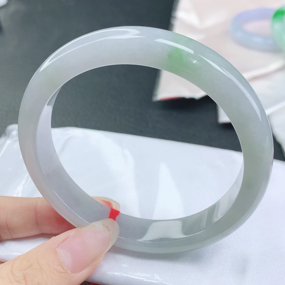 翡翠未镶嵌手镯缅甸63.7白月光飘绿花正圈