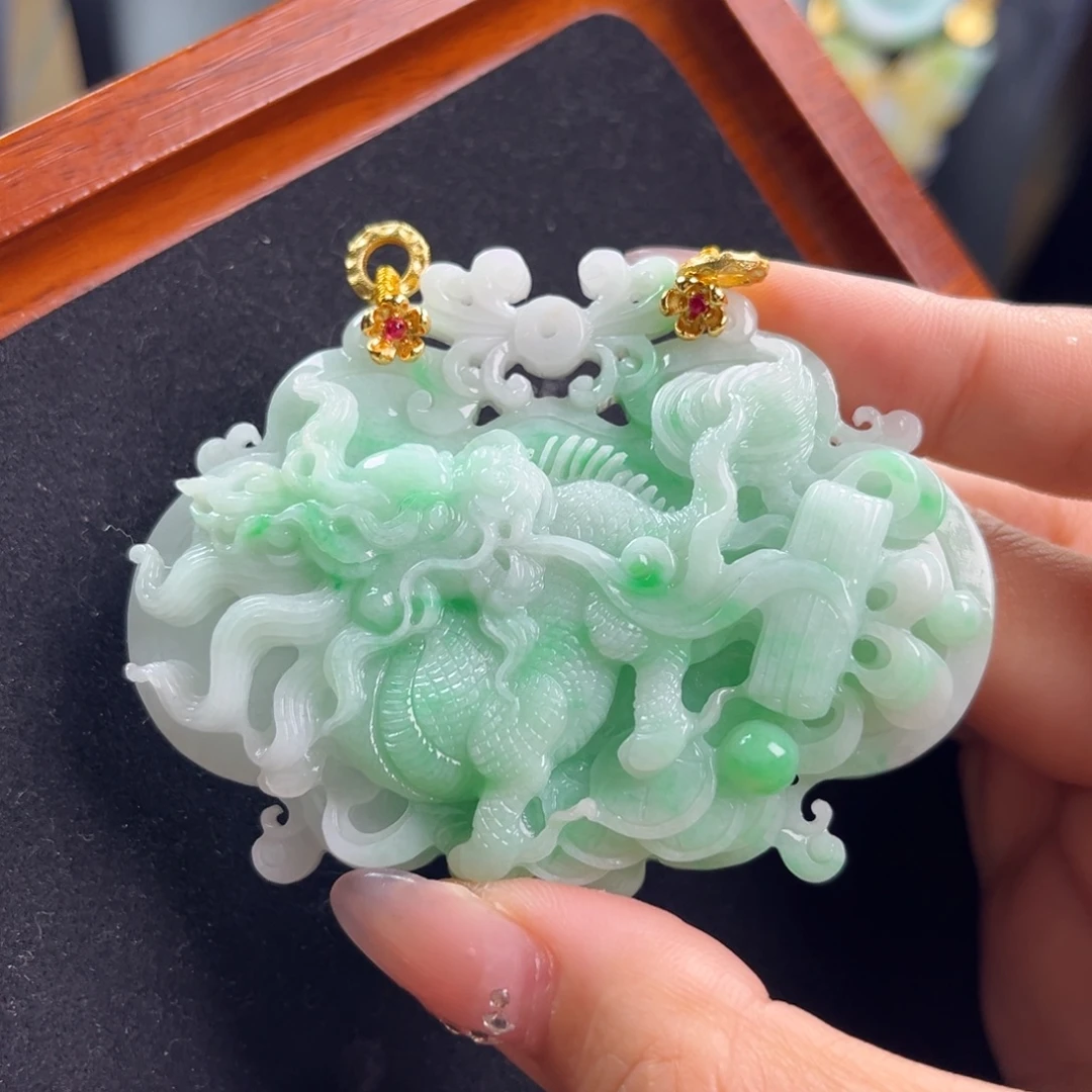 颈饰未镶嵌翡翠麒麟