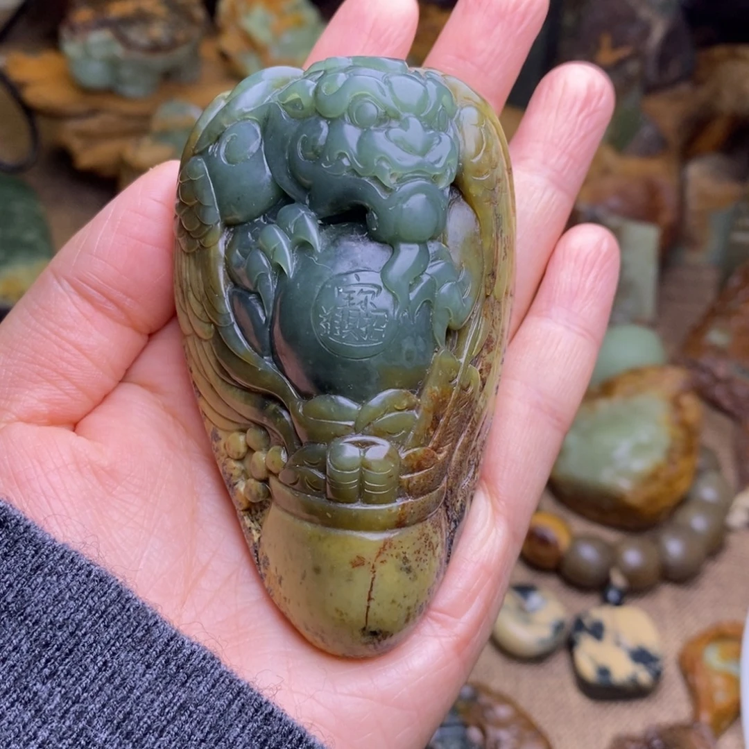 爱***狗岫岩河磨玉（透闪石质玉）未镶嵌把件