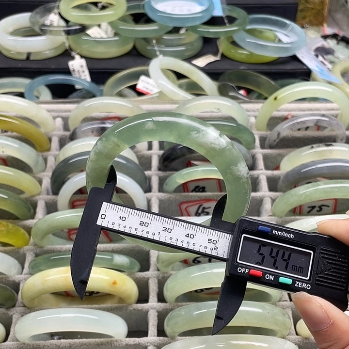 未镶嵌蛇纹石玉手镯65