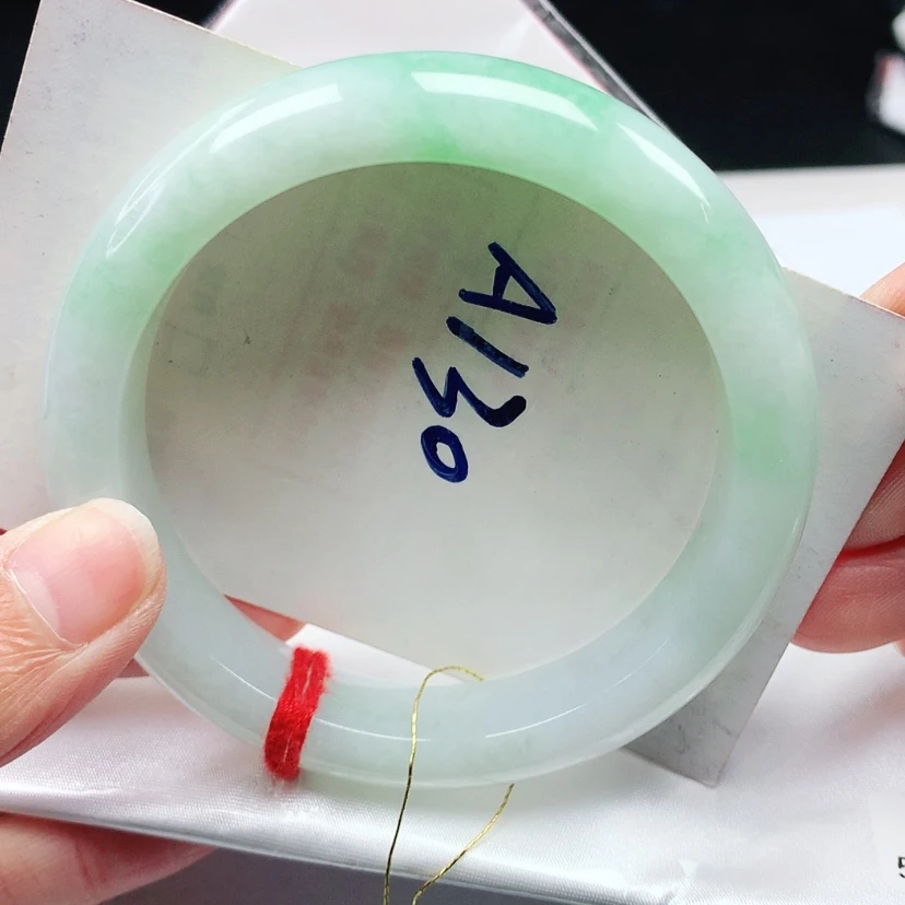 【闪购商品】翡翠手镯未镶嵌56.8圈