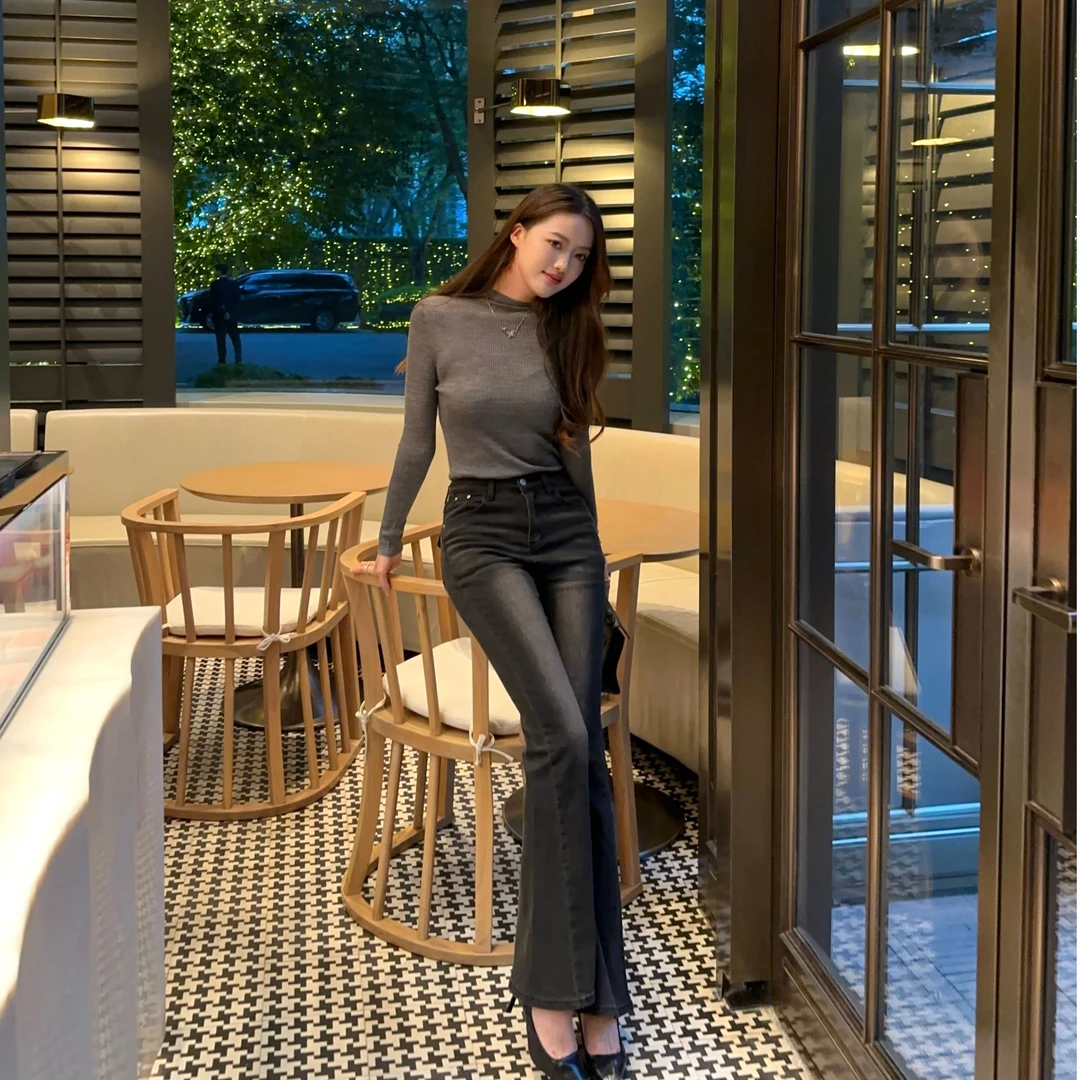 经典美式黑色高腰微喇牛仔裤女秋季蜜桃臀修身牛仔裤复古拖地裤