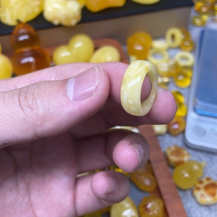 会****琥珀未镶嵌珠宝奇石