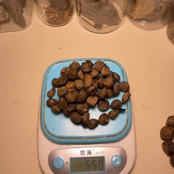 众***等树脂制品张勺子沉水手串55克