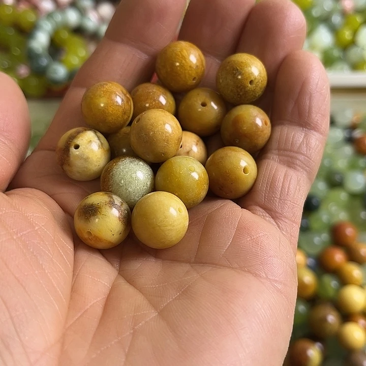 合金蛇纹石玉颈饰