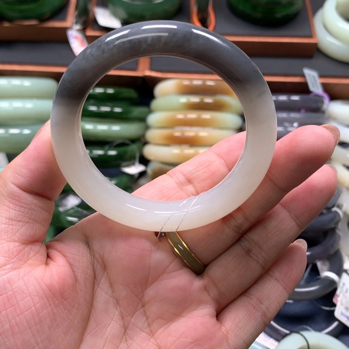 【闪购商品】未镶嵌手镯和田玉
