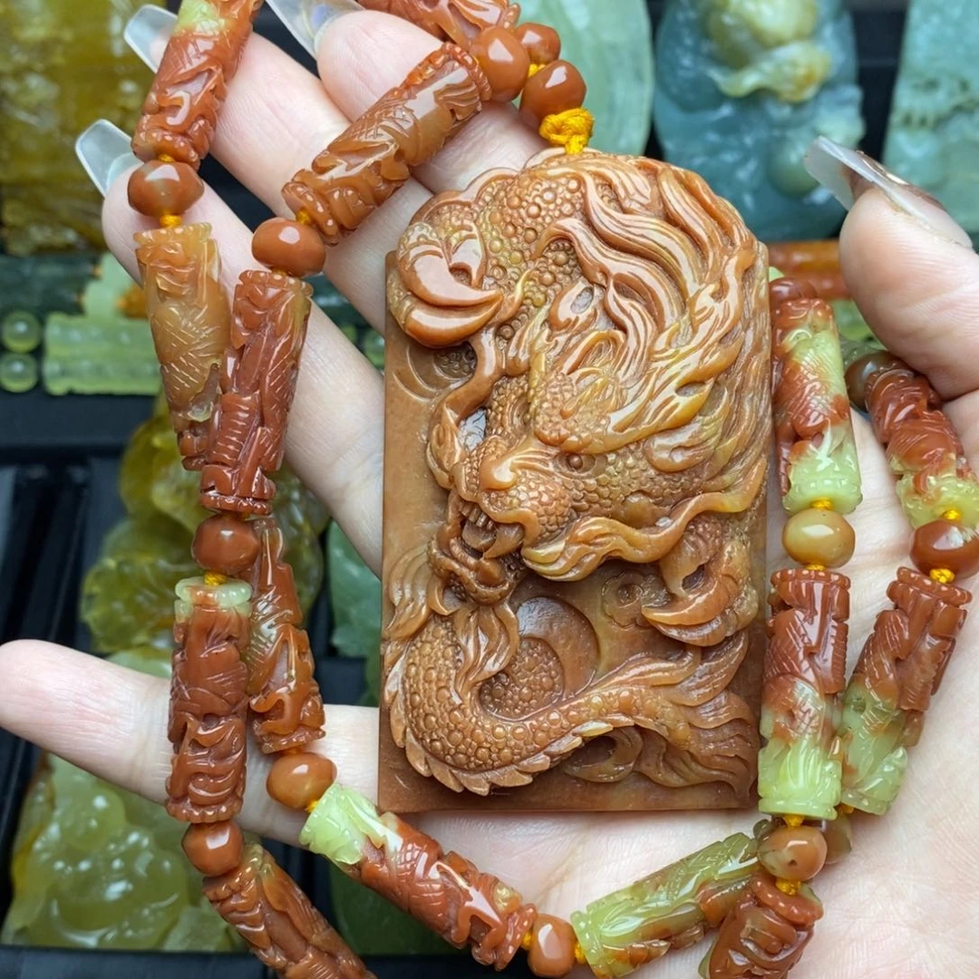 蛇纹石玉未镶嵌颈饰