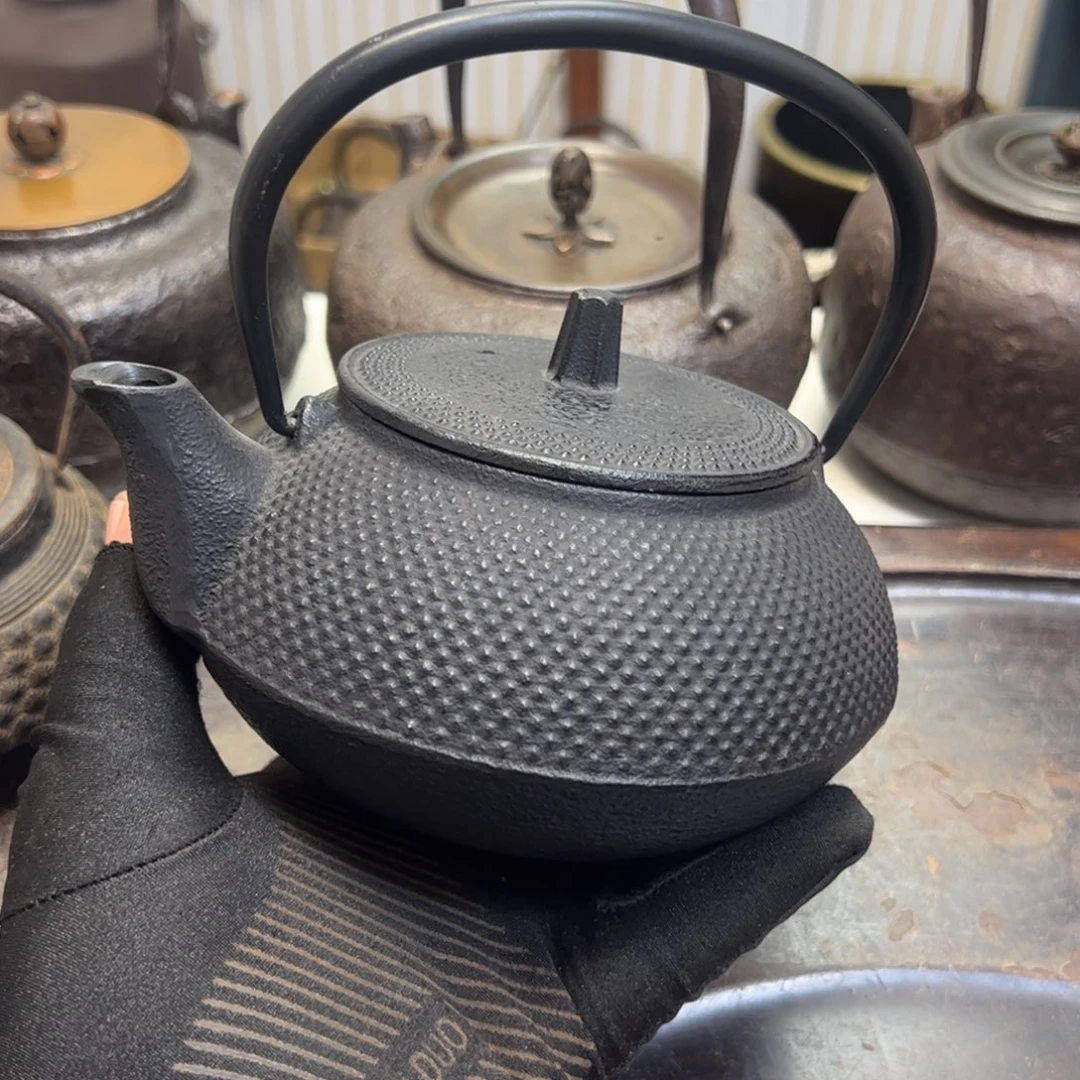 赵****）铁壶南部岩铸中古品
