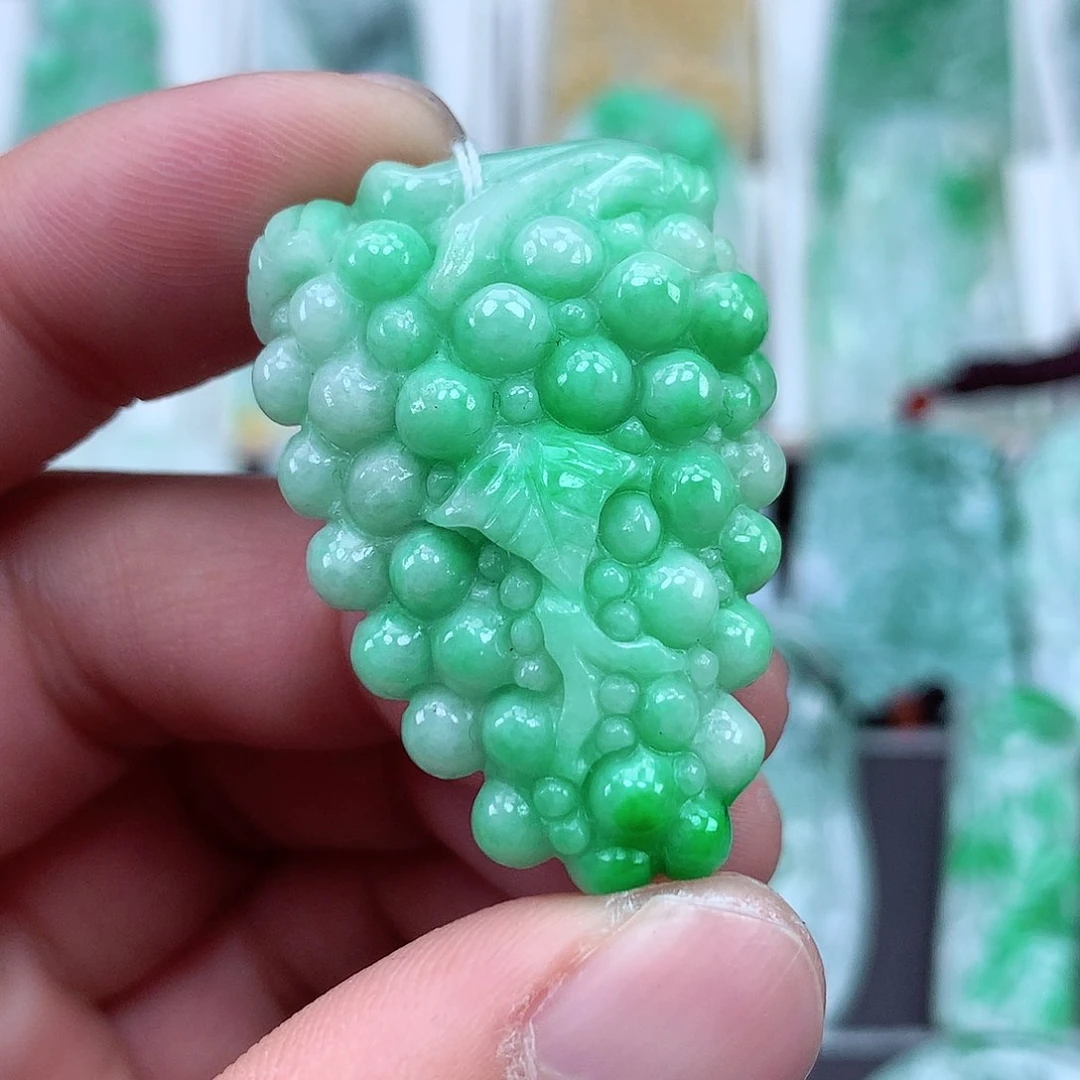 翡翠颈饰未镶嵌翡翠吊坠