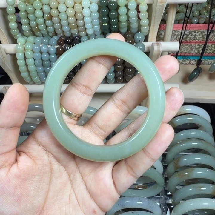 丫***丫和田玉（糖玉）未镶嵌手链