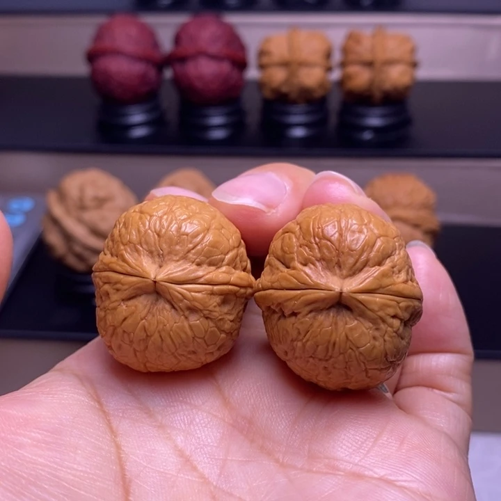 文玩核桃把件蛇皮球64