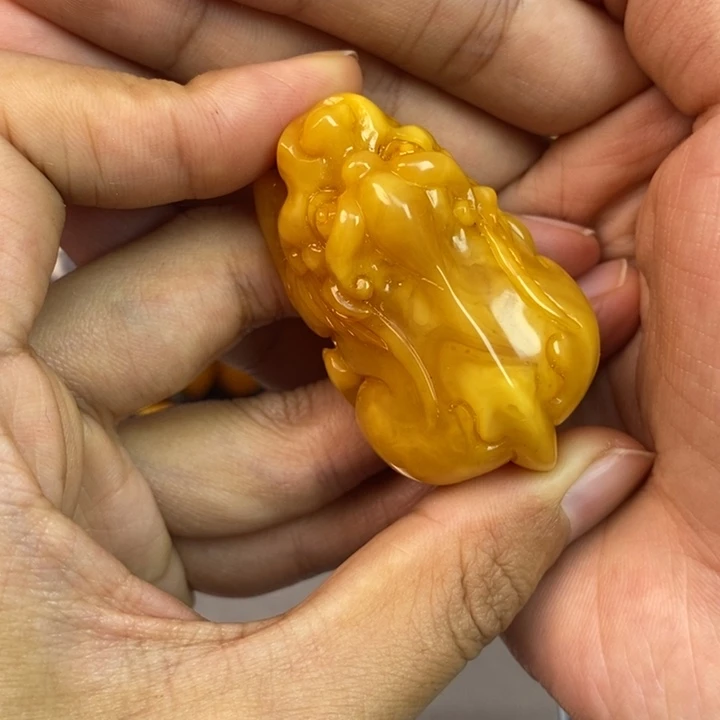 琥珀未镶嵌珠宝奇石