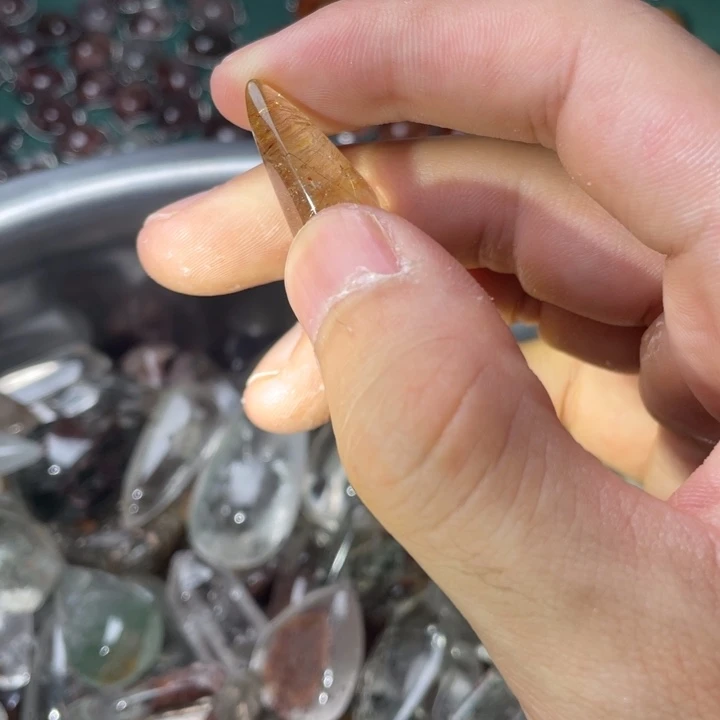 未镶嵌颈饰水晶水晶