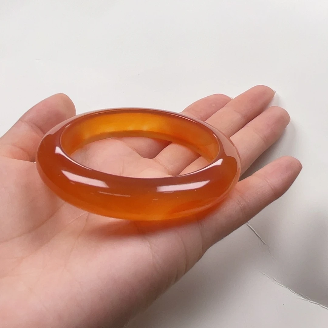 玛瑙/玉髓手镯未镶嵌张*