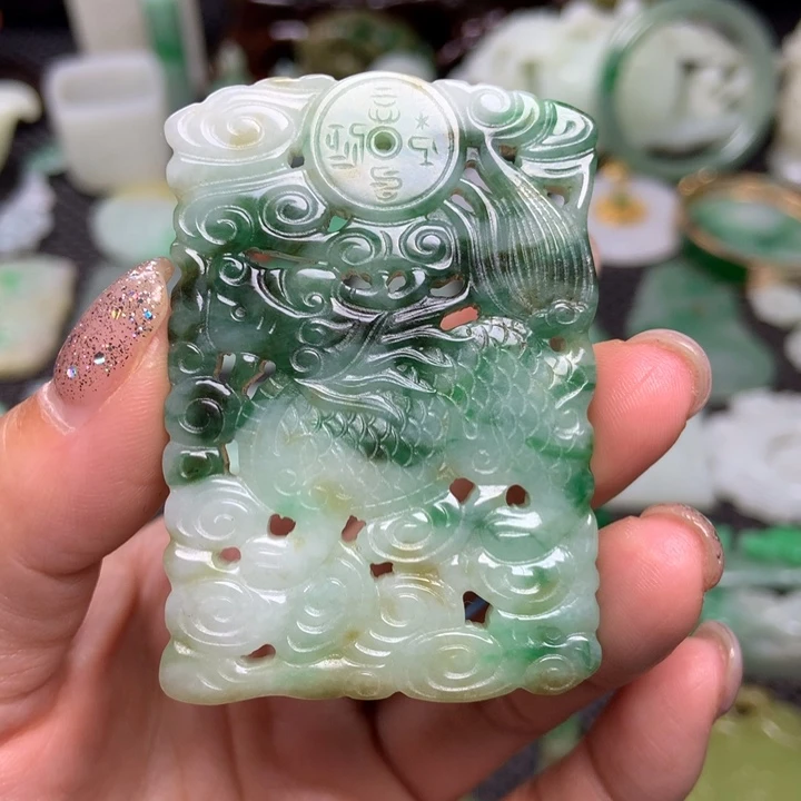 翡翠未镶嵌挂件清