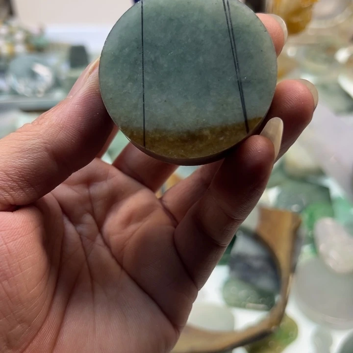 翡翠挂件未镶嵌毛