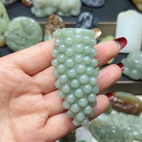 和田玉颈饰未镶嵌龍**人