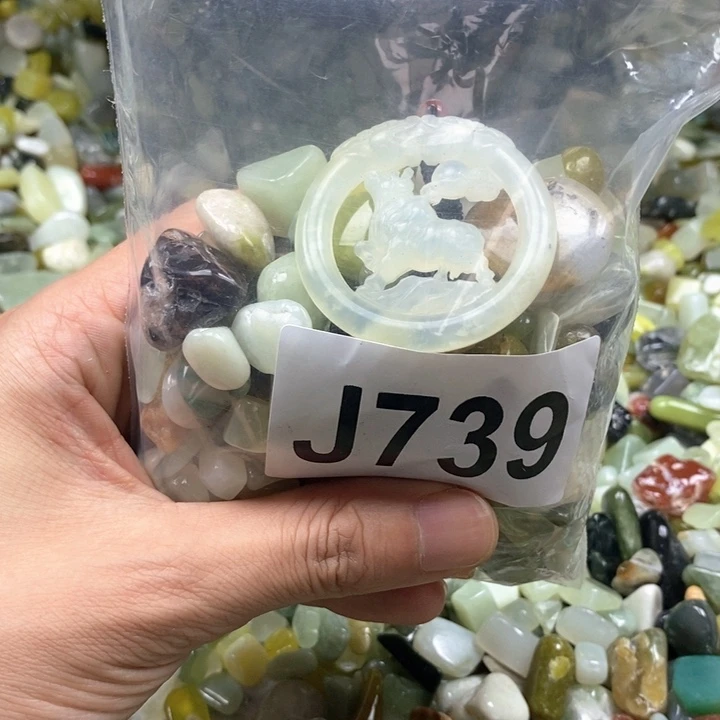 蛇纹石玉未镶嵌鱼缸石