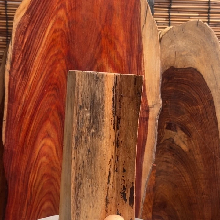 七***彩大叶紫檀（黑酸枝木类）