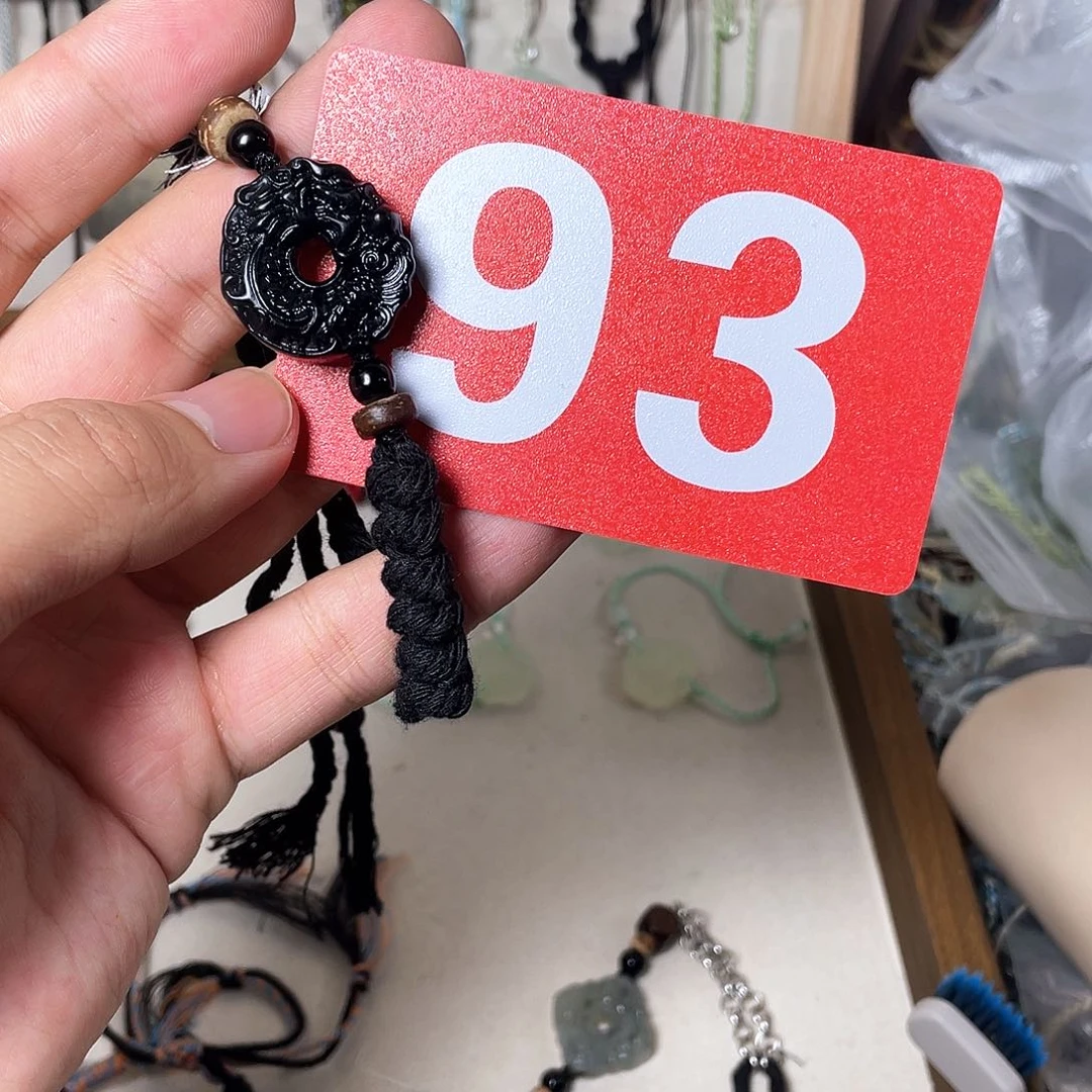 蛇纹石玉颈饰合金