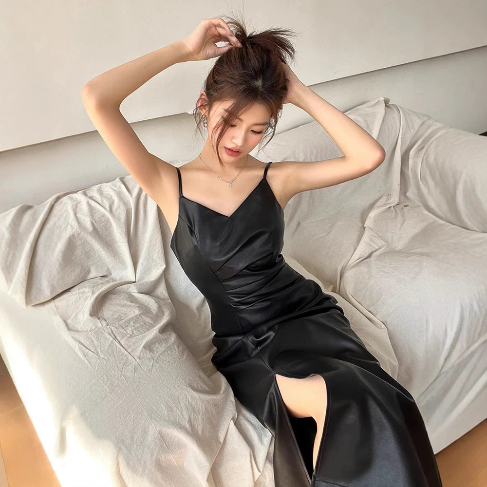 实拍 2025春装新款连韩版衣裙女装吊带皮裙高冷御姐风气质长裙子