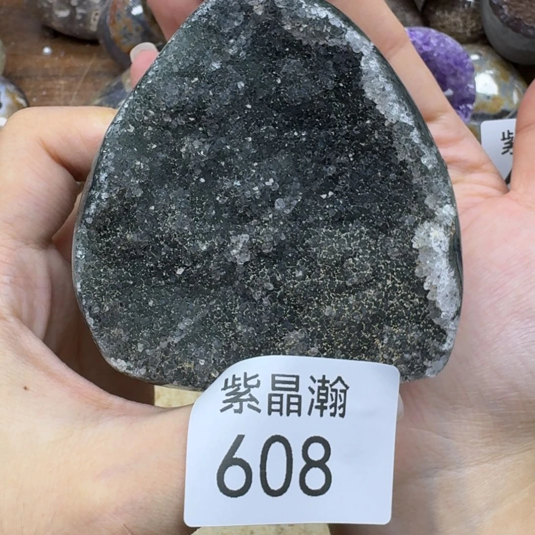 未镶嵌水晶大型摆件（非配饰）