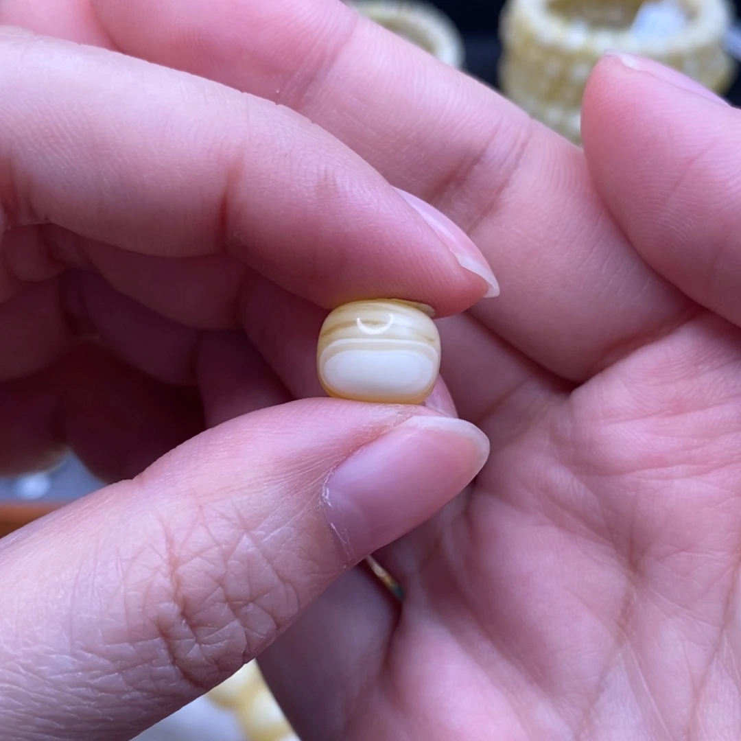 蜜蜡未镶嵌珠宝奇石11*9.5