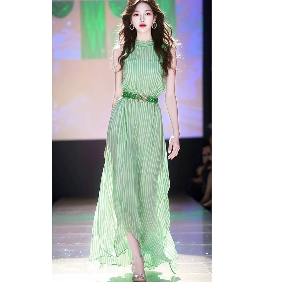 夏季女装茶歇法式小众设计气质长裙海边度假风超好看显瘦连衣裙子