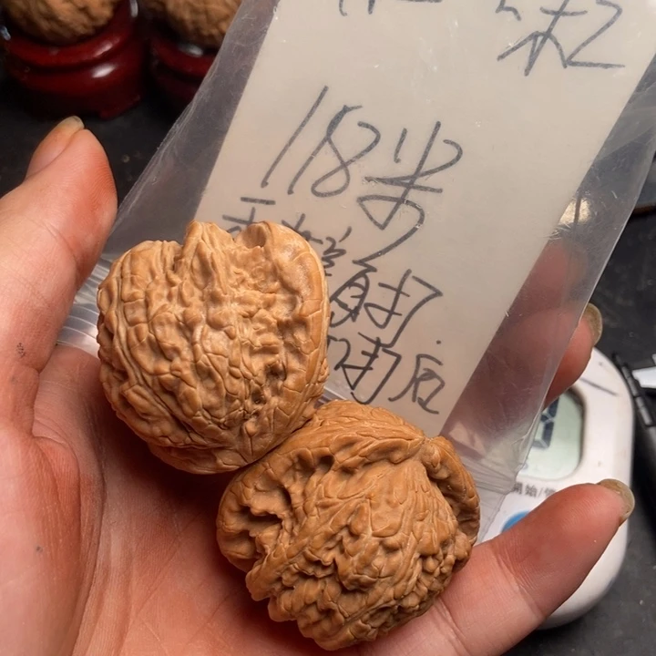 南***杠吊坠文玩核桃白狮子
