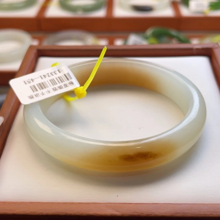 【闪购商品】未镶嵌手镯和田玉33 57/58 贵妃