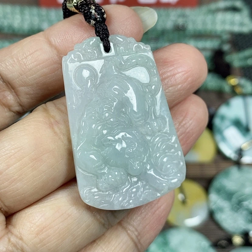 【闪购商品】翡翠颈饰未镶嵌玉吊坠翡翠玉下山虎牌