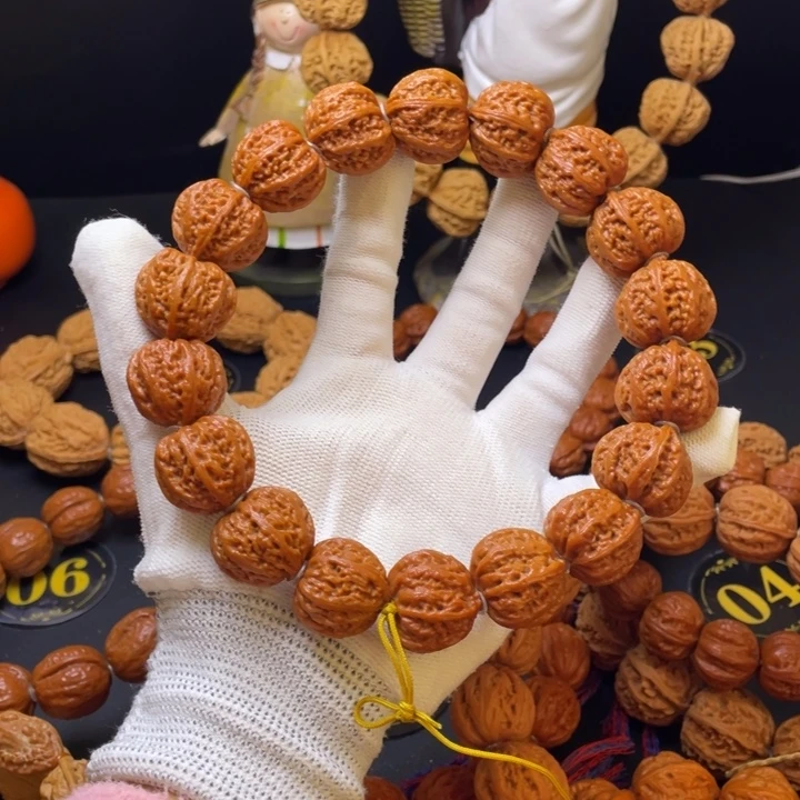 大***湖文玩核桃手串蚂蚁